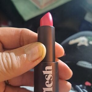 Flesh Strong Lipsick- Prize